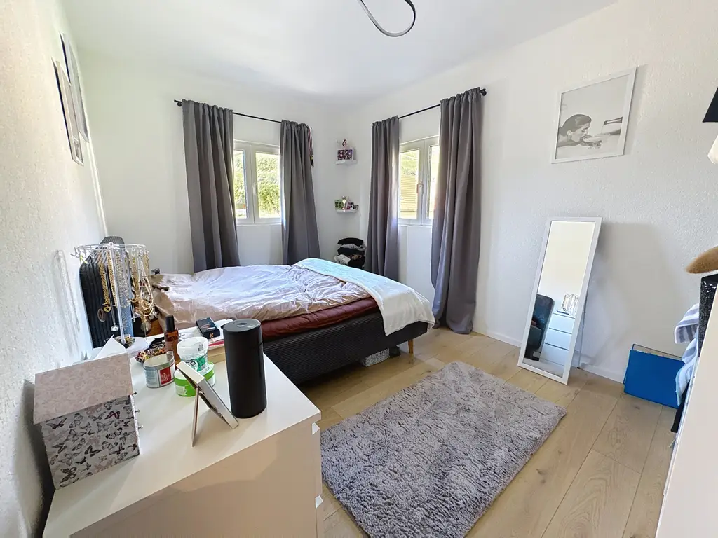 Villa mitoyenne contemporaine avec jardin, finitions haut de gamme et calme absolu