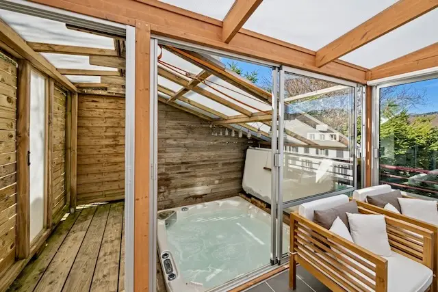 Villa de prestige avec espace wellness privé, chambre d’hôtes ou potentiel locatif – Le Locle