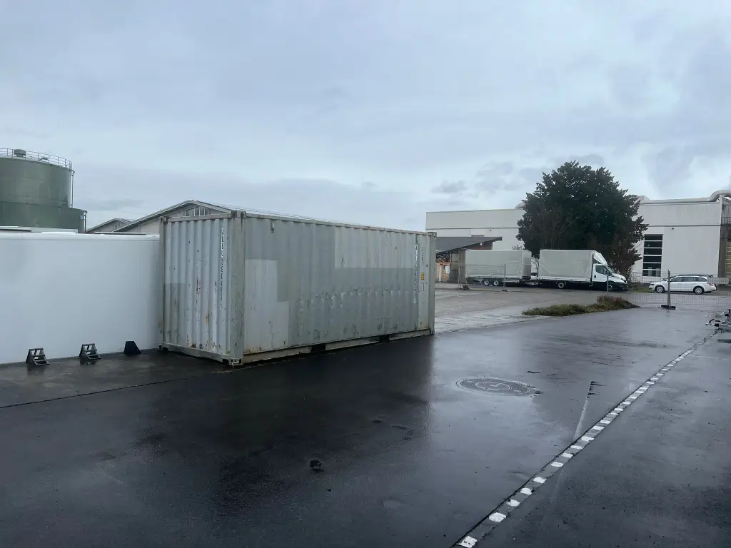 SCHIFFSCONTAINER ALS LAGERFLÄCHE