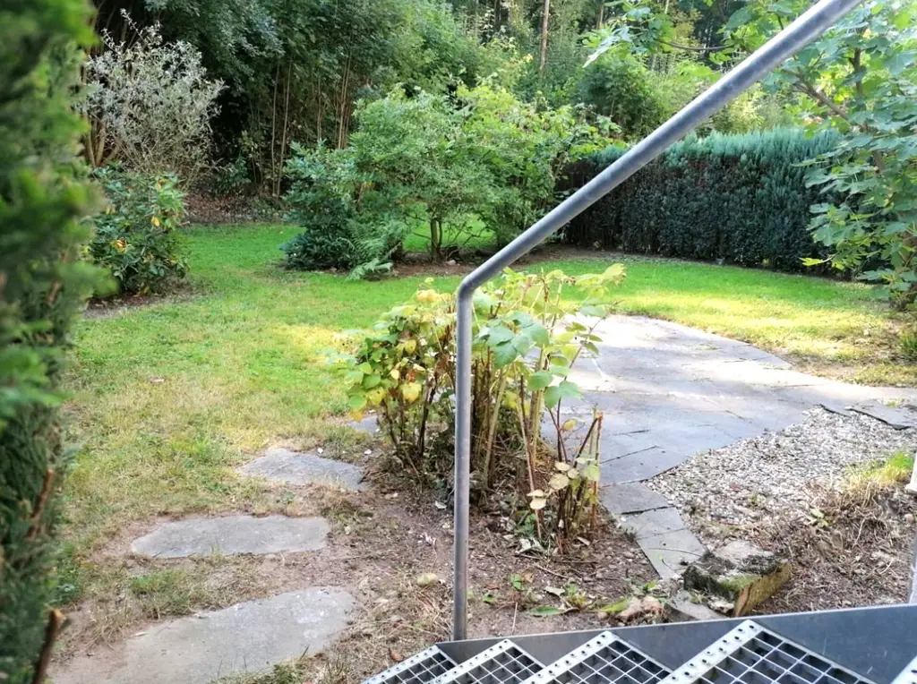 Moderne Wohnung mit eigenem Garten