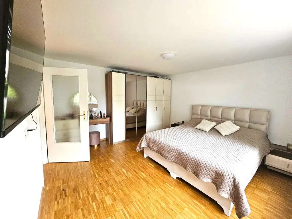Moderne Wohnung mit eigenem Garten