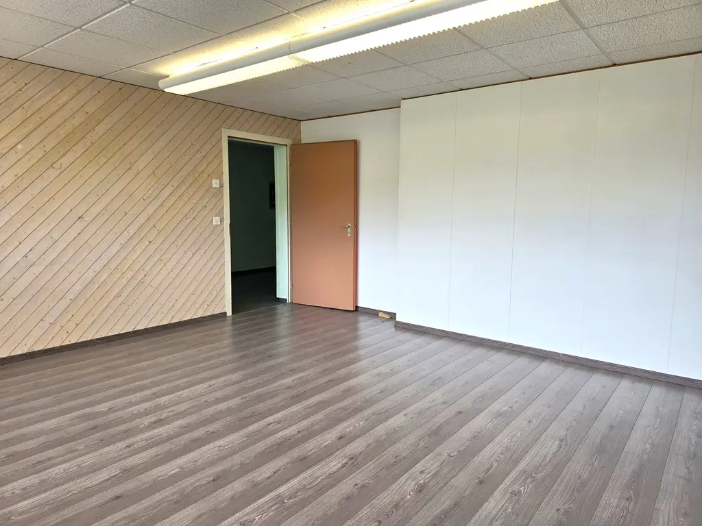 Büro oder Lagerfläche in Altendorf zu vermieten