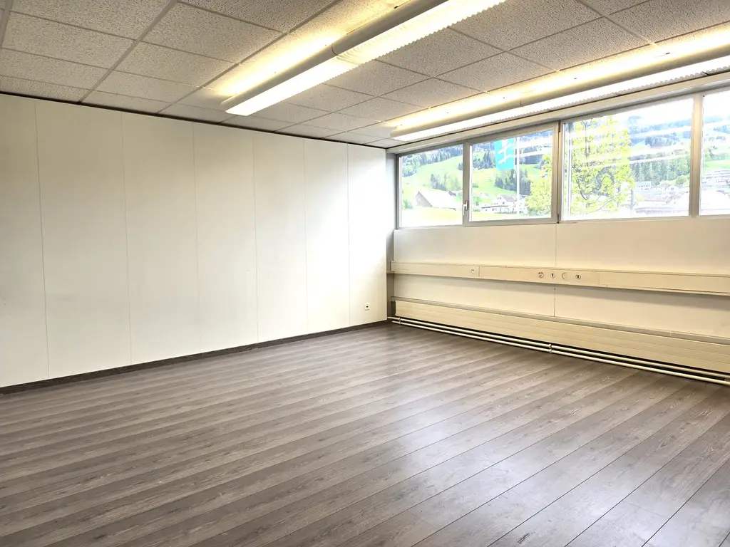 Büro oder Lagerfläche in Altendorf zu vermieten