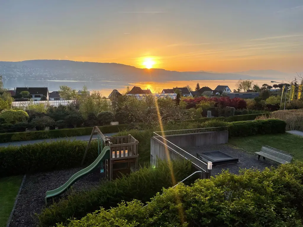 FAMILIENFREUNDLICH AN TOP LAGE MIT SEESICHT&#8211;FAMILYFRIENDLY IN A PRIME LOCATION WITH LAKE VIEW