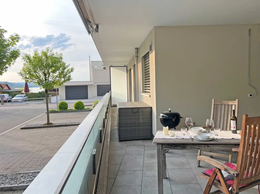 Moderne Hochparterre Wohnung in unmittelbarer Seenähe