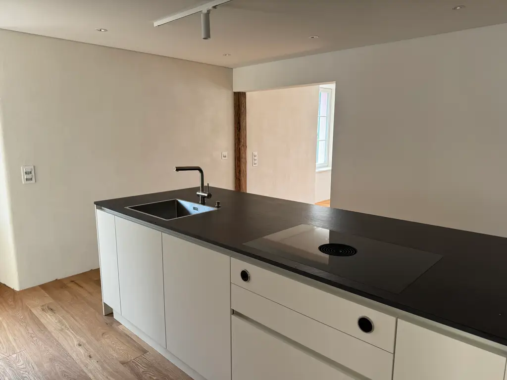 Luxuriöse 3 Zimmer Wohnung in einem Haus mit Geschichte