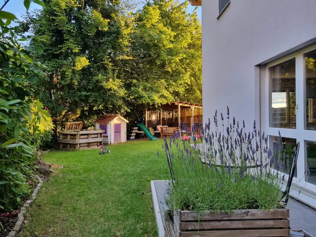 Idéale pour une famille, maison jumelée de 5,5 pièces à Treyvaux, dans un quartier calme