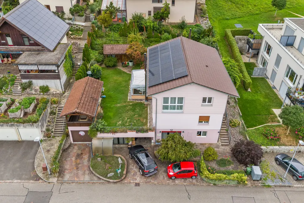 Grosszügig mit Wintergarten und Atelier