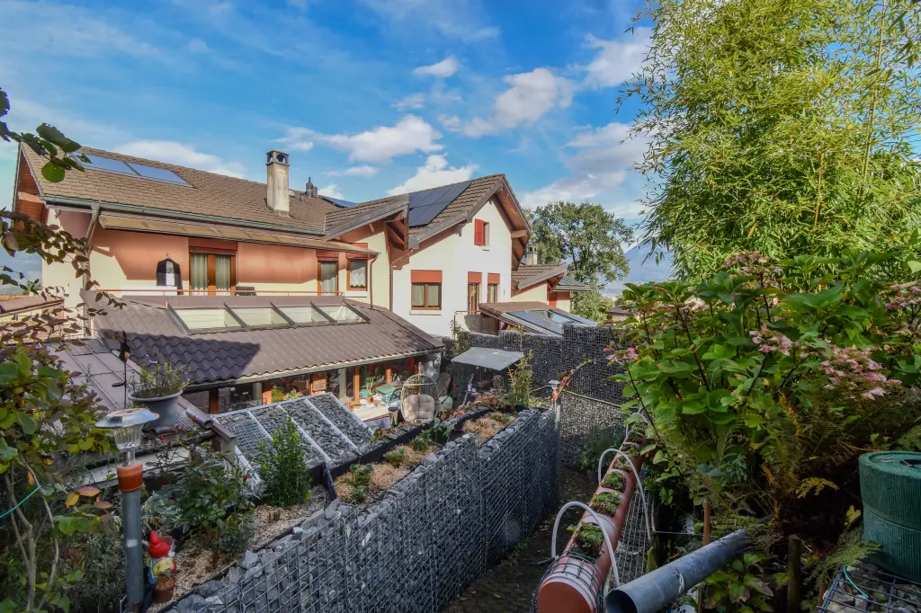 Villa familiale contiguë à Muraz