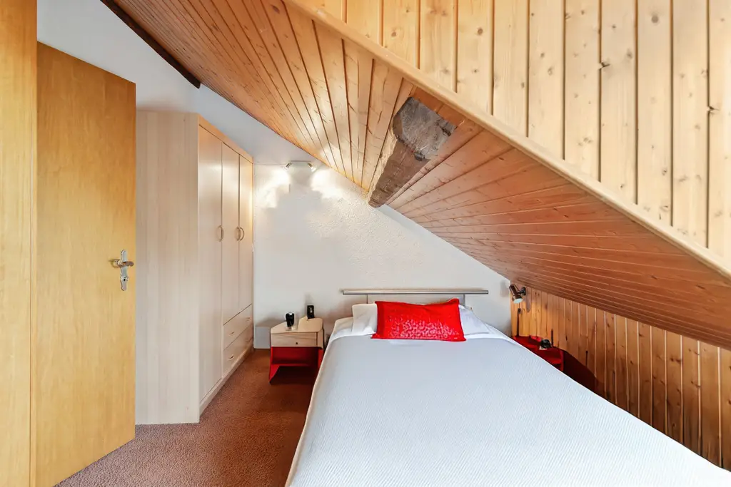 Cachet et exclusivité: magnifique appartement duplex de 6,5 pièces avec jardin et terrasses privés