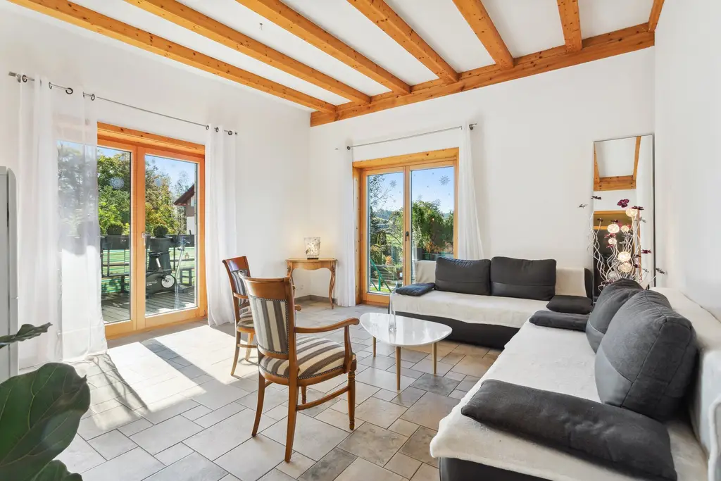 Superbe appartement de 5 p, de plain-pied, avec terrasse et jardin privés, à vendre