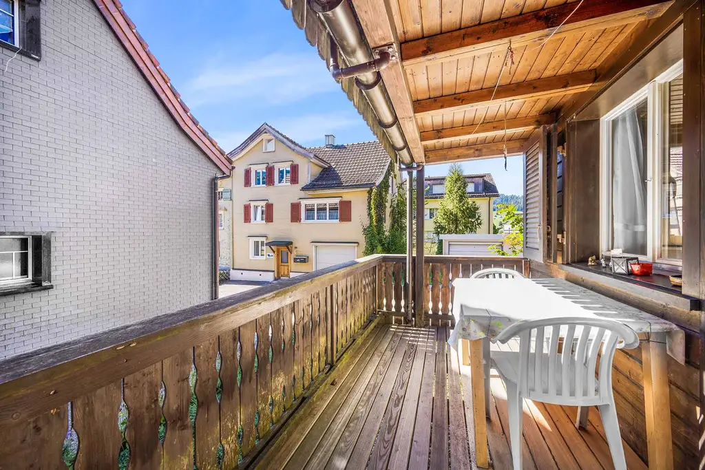 Gemütliche Wohnung mit zwei Schlafzimmern in Neu St. Johann zu verkaufen