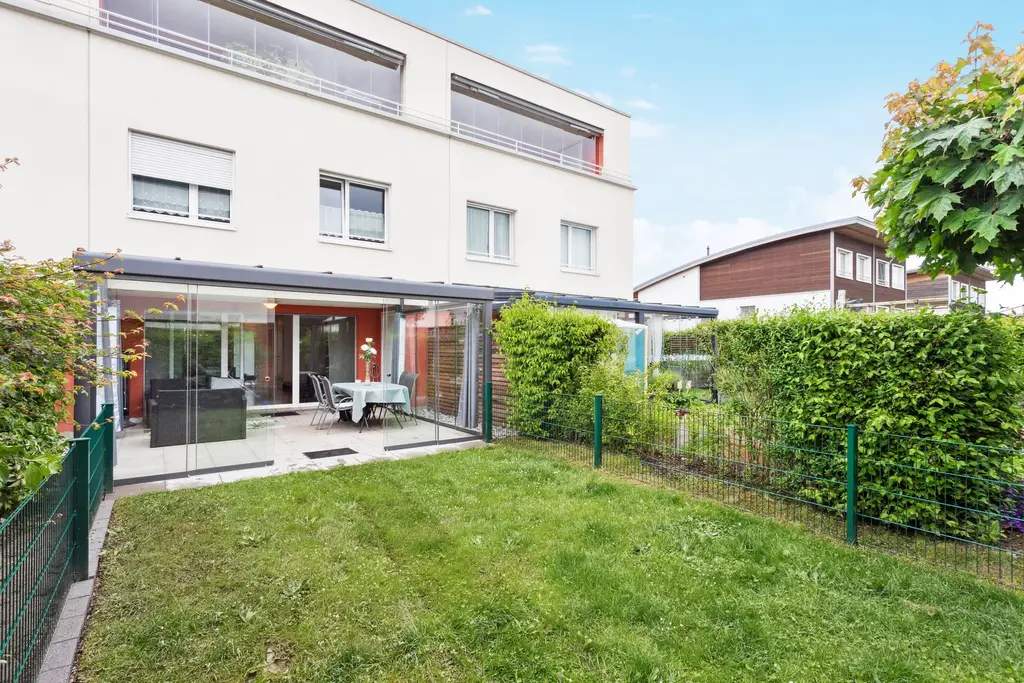 Magnifique duplex de 5,5 p avec véranda et jardin, comme dans votre maison