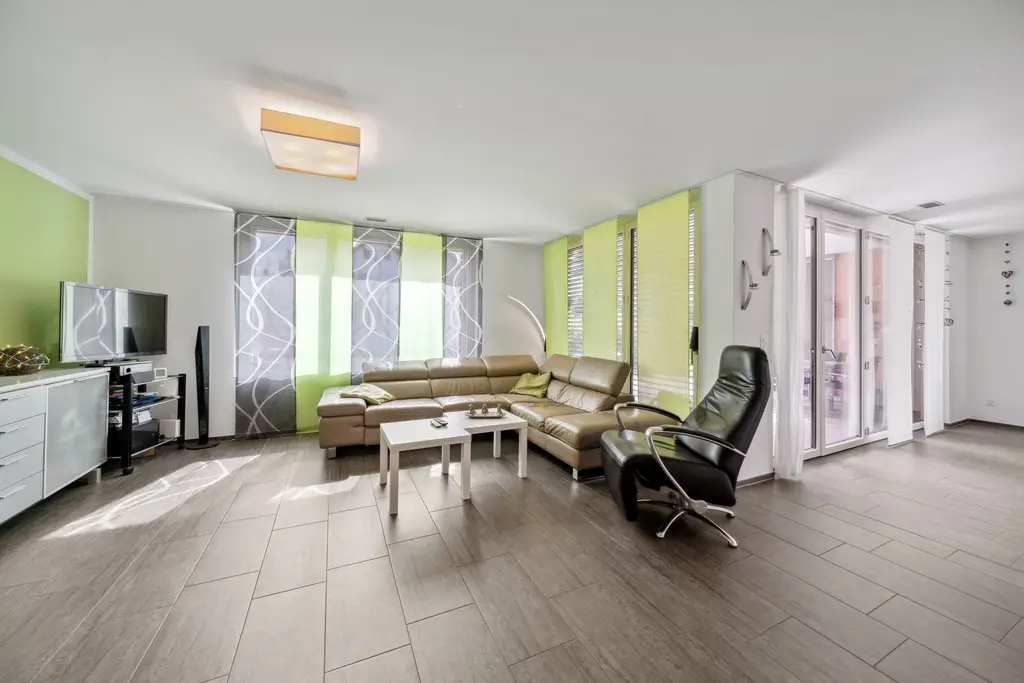 Exklusive 5.5 Zimmer &#8211; Gartenwohnung