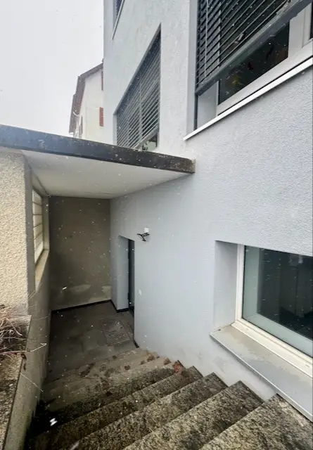 À LOUER   OU À VENDRE, local commercial avec entrée indépendante