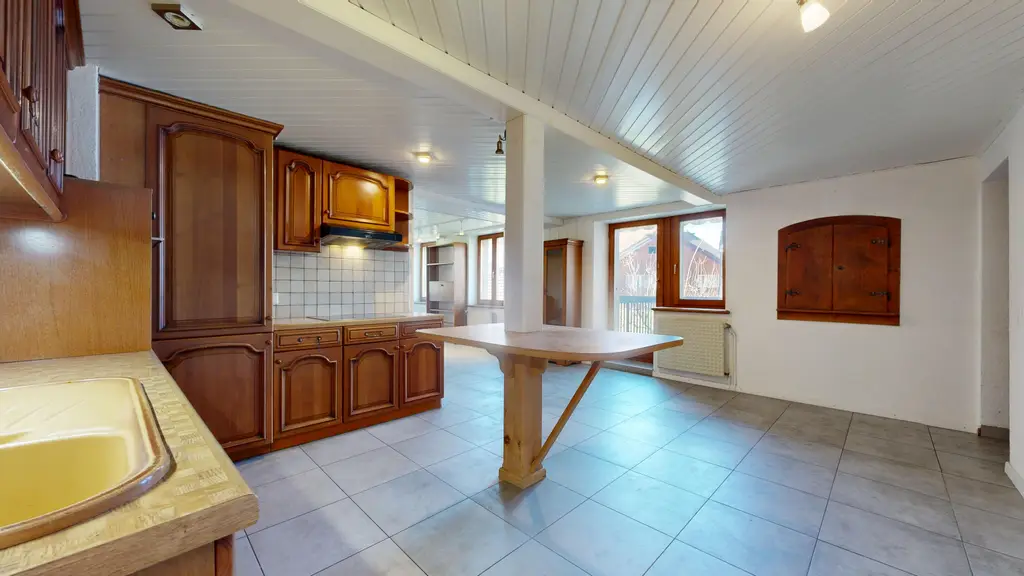 Maison multifamiliale de 3 appartements à saisir