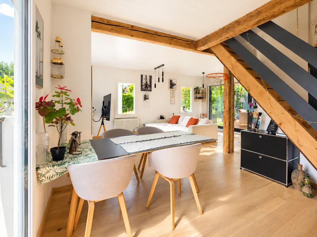 Maison indépendante de caractère avec jardin, studio et potentiel locatif