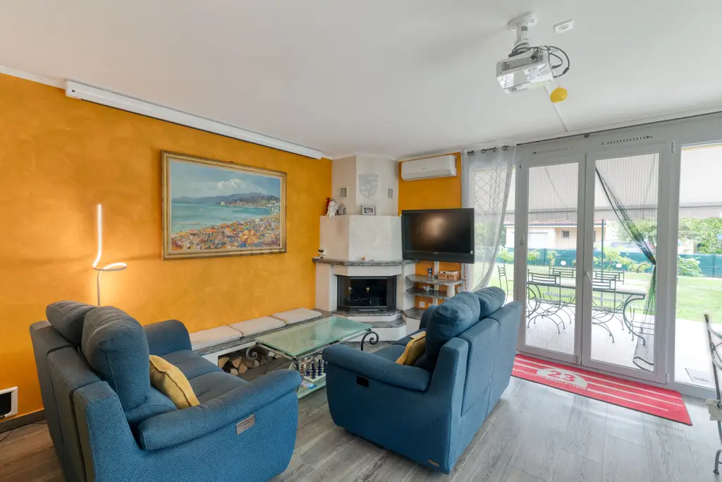 Villa familiale avec jardin arboré dans un quartier résidentiel de Vernier