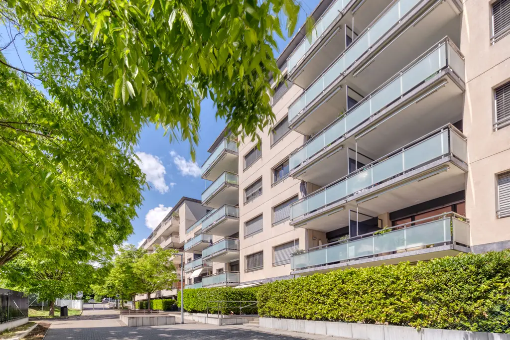 Superbe 4.5 pièces traversant avec balcon, au calme, proche des Organisations Internationales