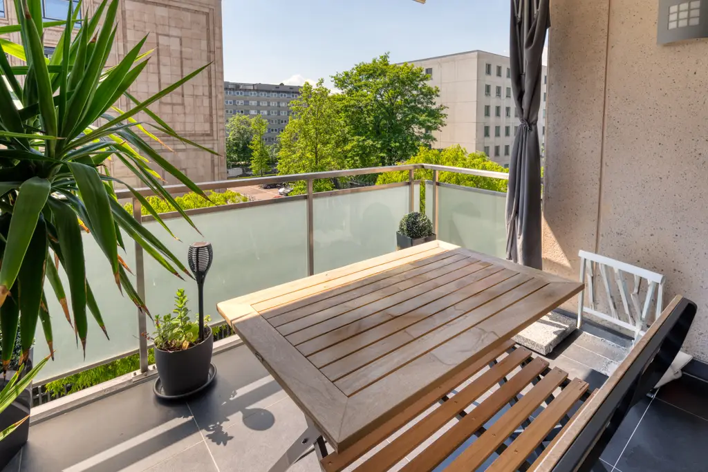Superbe 4.5 pièces traversant avec balcon, au calme, proche des Organisations Internationales