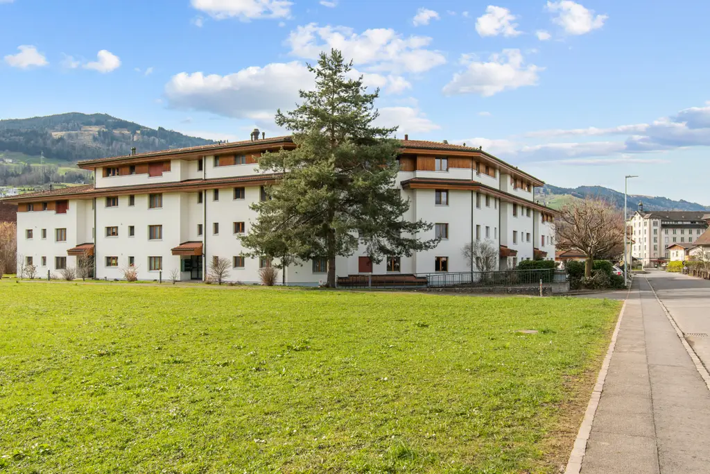 Perfekte 5,5-Zimmer-Wohnung in Siebnen mit idealer Lage