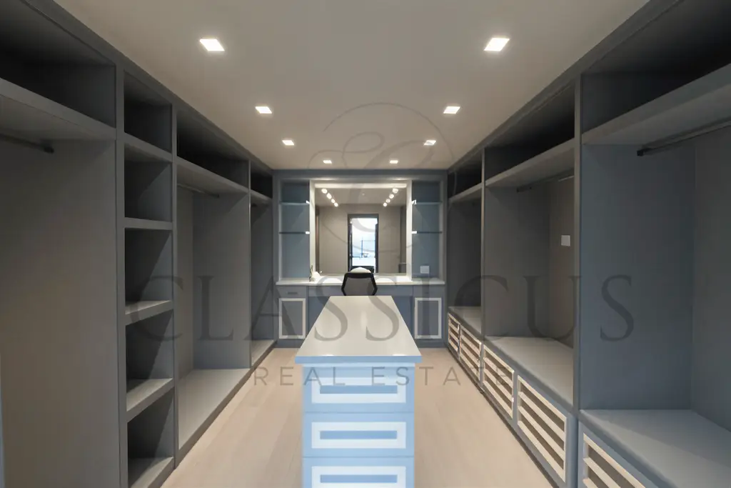 Maison contemporaine avec piscine et rooftop jacuzzi vue lac
