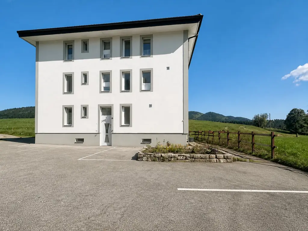 Bien rare et élégant, offrant un cadre idéal pour une famille ou une activité B&amp;B, avec vue spectaculaire
