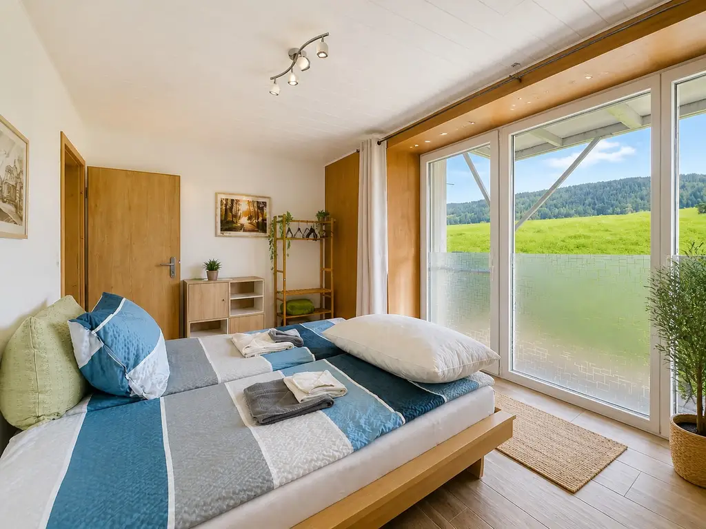 Bien rare et élégant, offrant un cadre idéal pour une famille ou une activité B&amp;B, avec vue spectaculaire