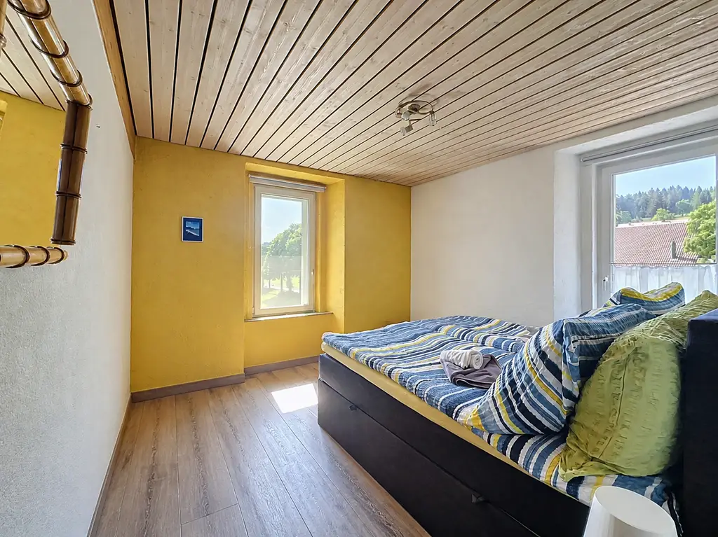 Bien rare et élégant, offrant un cadre idéal pour une famille ou une activité B&amp;B, avec vue spectaculaire