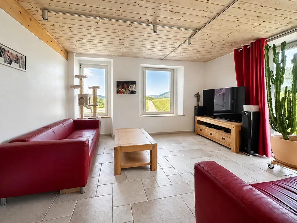 Bien rare et élégant, offrant un cadre idéal pour une famille ou une activité B&amp;B, avec vue spectaculaire