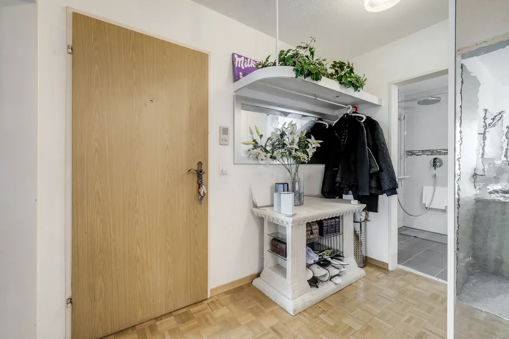 Geräumige und helle 5.5-Zimmer Wohnung mit Weitblick