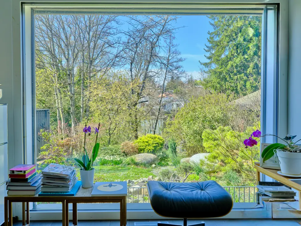 Tres Belle Town House contemporaine avec un merveilleux jardin japonais