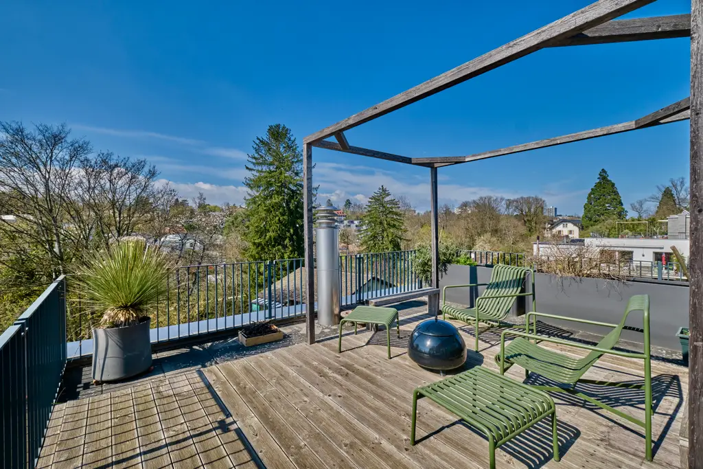Tres Belle Town House contemporaine avec un merveilleux jardin japonais