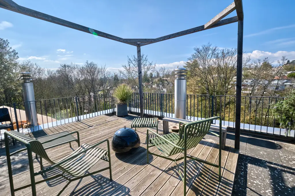 Tres Belle Town House contemporaine avec un merveilleux jardin japonais