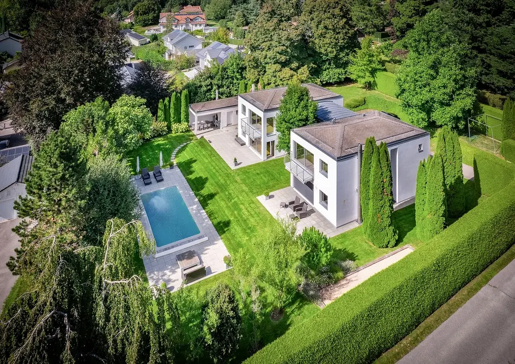 Splendid contemporary Villa Close to lausanne Golf