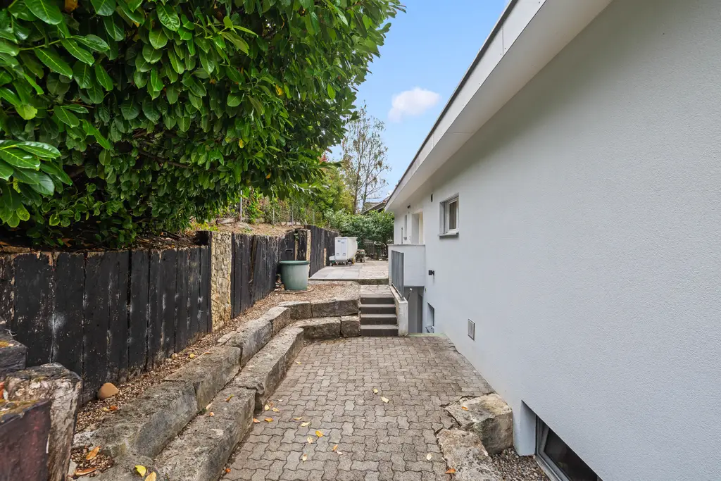 Wohnen auf einer Ebene mit separater Einliegerwohnung