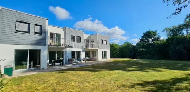 Villa mitoyenne située dans un agréable quartier prisé de Fleurier