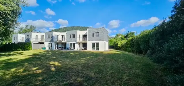 Villa mitoyenne située dans un agréable quartier prisé de Fleurier