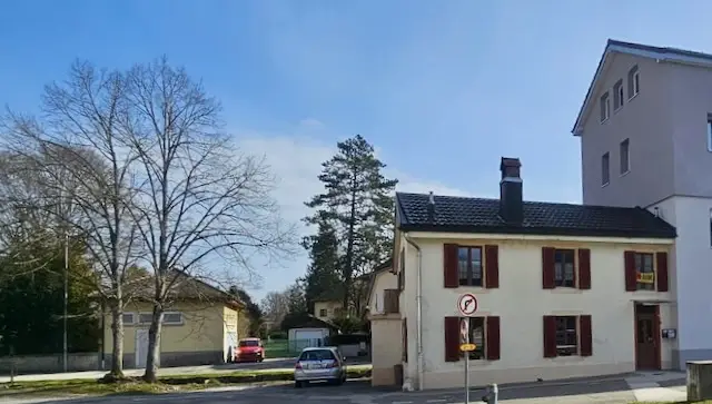 Charmante maison villageoise contiguë à Fleurier.