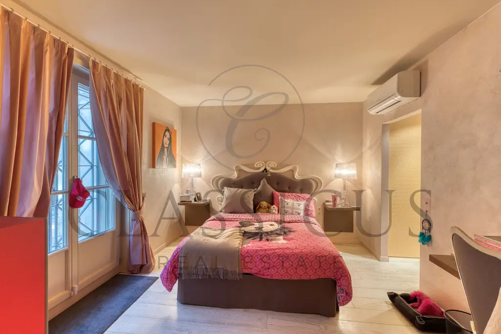 Vandœuvres – Appartement d’exception avec 250 m² de terrasses, jardin privatif et piscine intérieure
