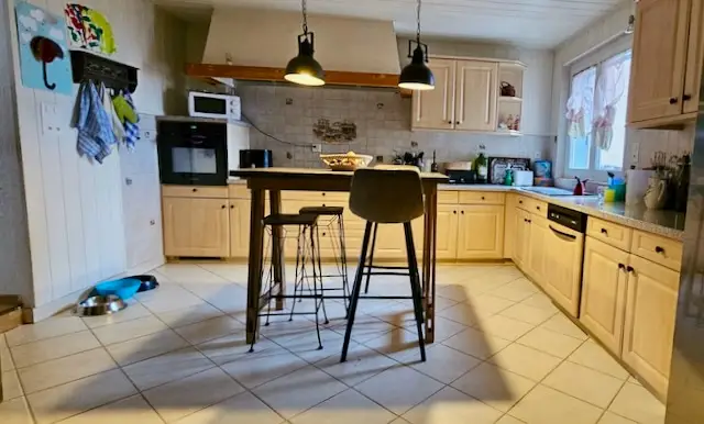 Authentique maison villageoise, Charme et volumes à Boveresse