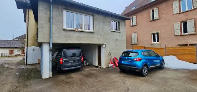 Authentique maison villageoise, Charme et volumes à Boveresse