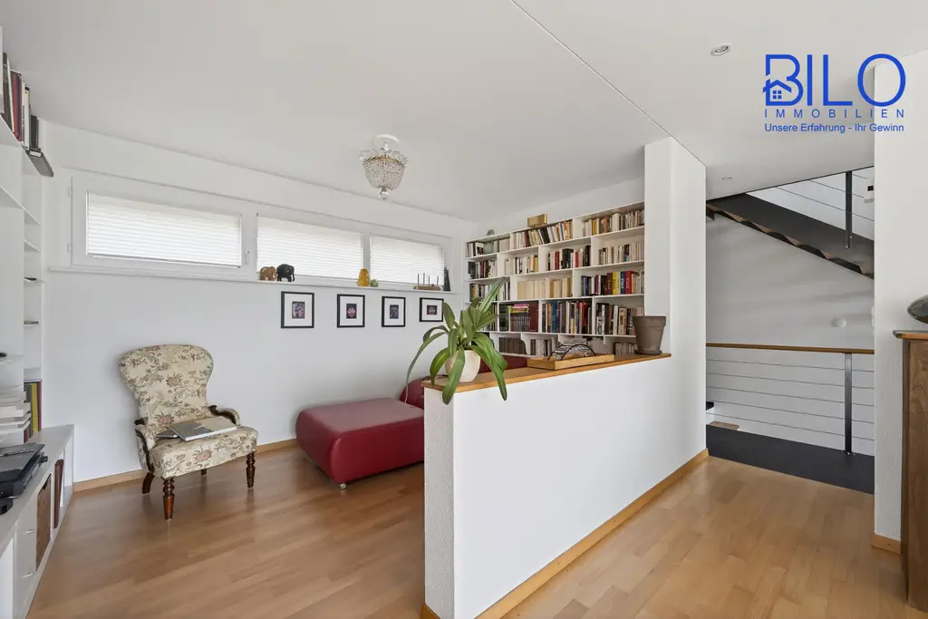 Grosszügiges, neuwertiges Haus mit unverbaubarer Panoramasicht