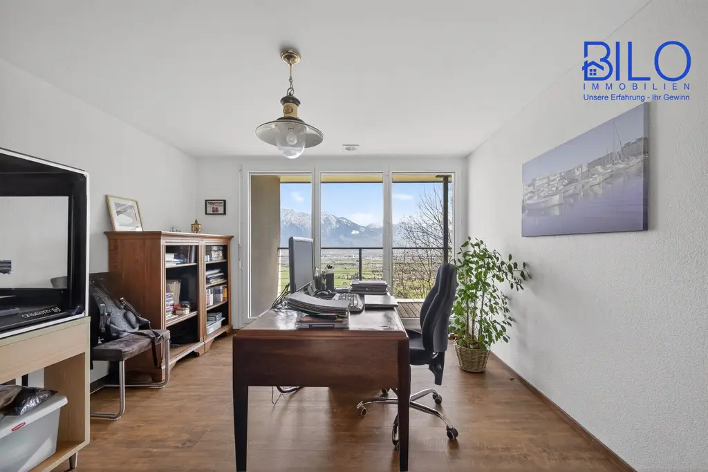 Grosszügiges, neuwertiges Haus mit unverbaubarer Panoramasicht