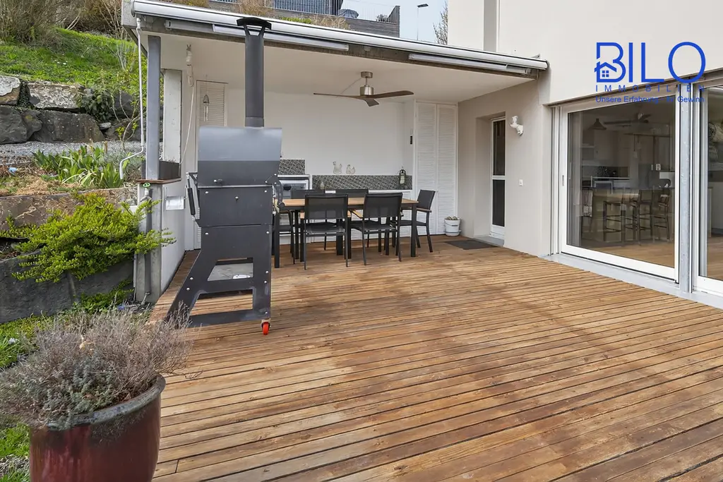 Grosszügiges, neuwertiges Haus mit unverbaubarer Panoramasicht