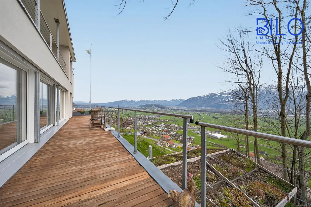 Grosszügiges, neuwertiges Haus mit unverbaubarer Panoramasicht