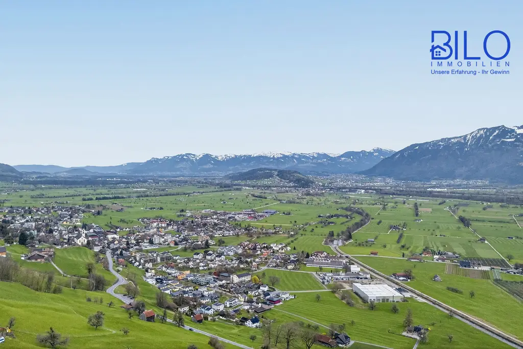 Grosszügiges, neuwertiges Haus mit unverbaubarer Panoramasicht