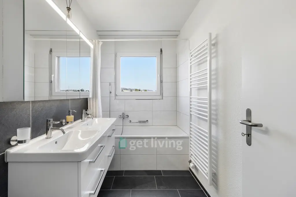 Familienfreundliche helle Wohnung am Rande von Dällikon