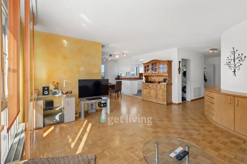 Familienfreundliche helle Wohnung am Rande von Dällikon