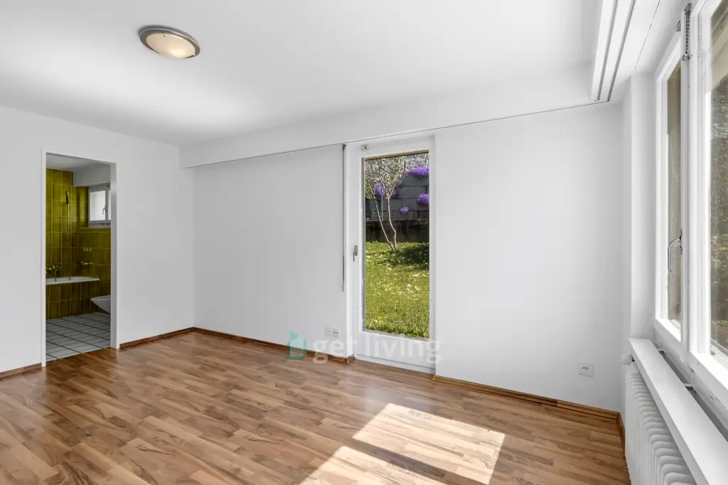 EINFAMILIENHAUS MIT POOL UND VIEL POTENTIAL